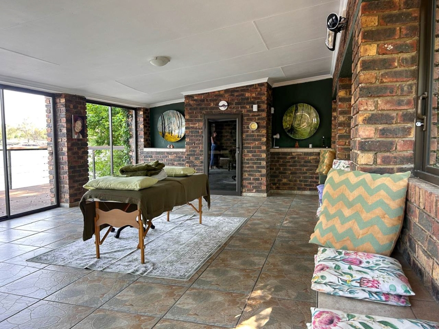 4 Bedroom Property for Sale in Lindequesdrif North West